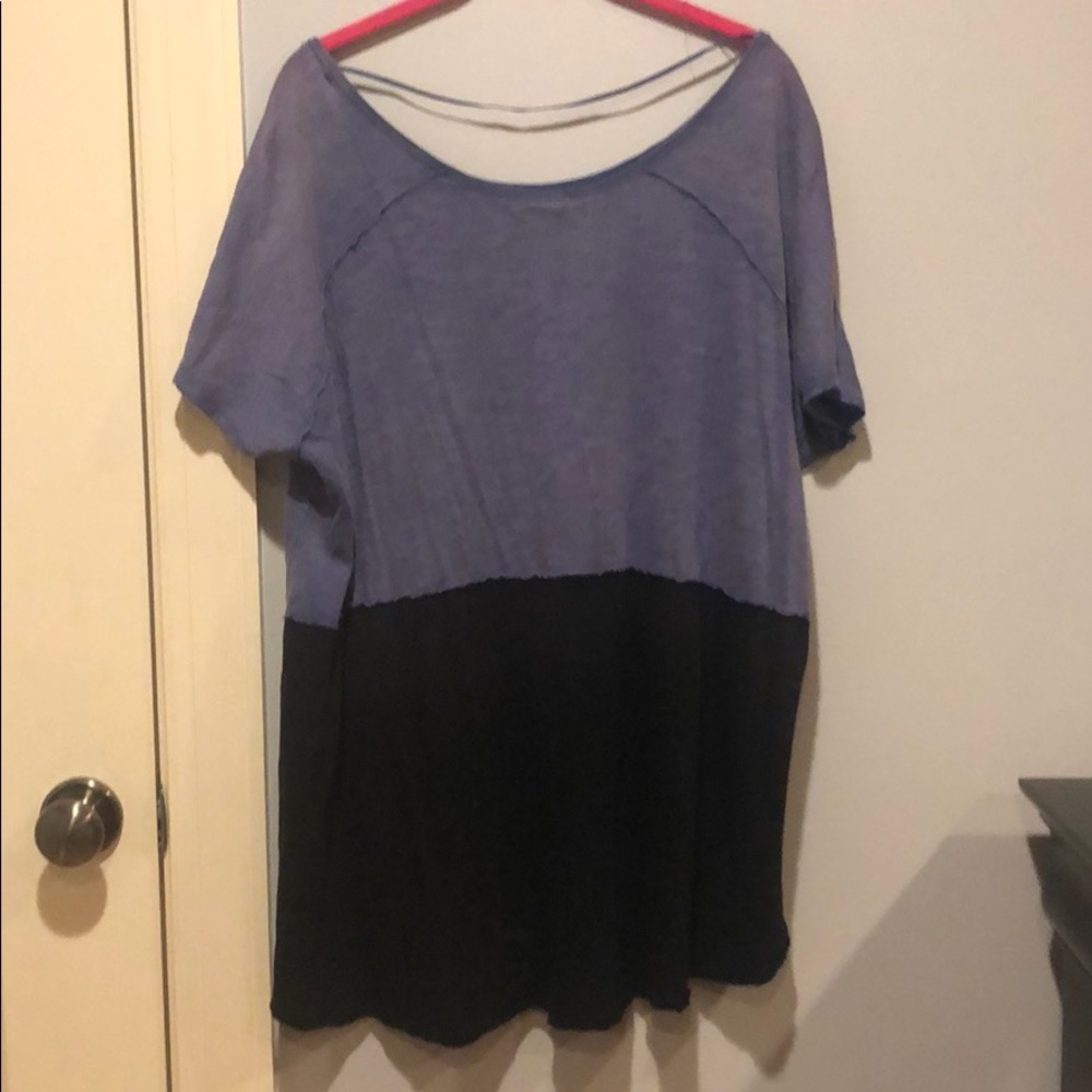 block tee - Picture 2 of 2